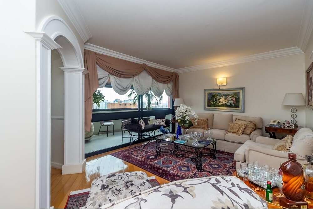 Apartamento à venda em São Paulo, Moema, com 4 quartos, 198m² - Carreyra Imobiliaria