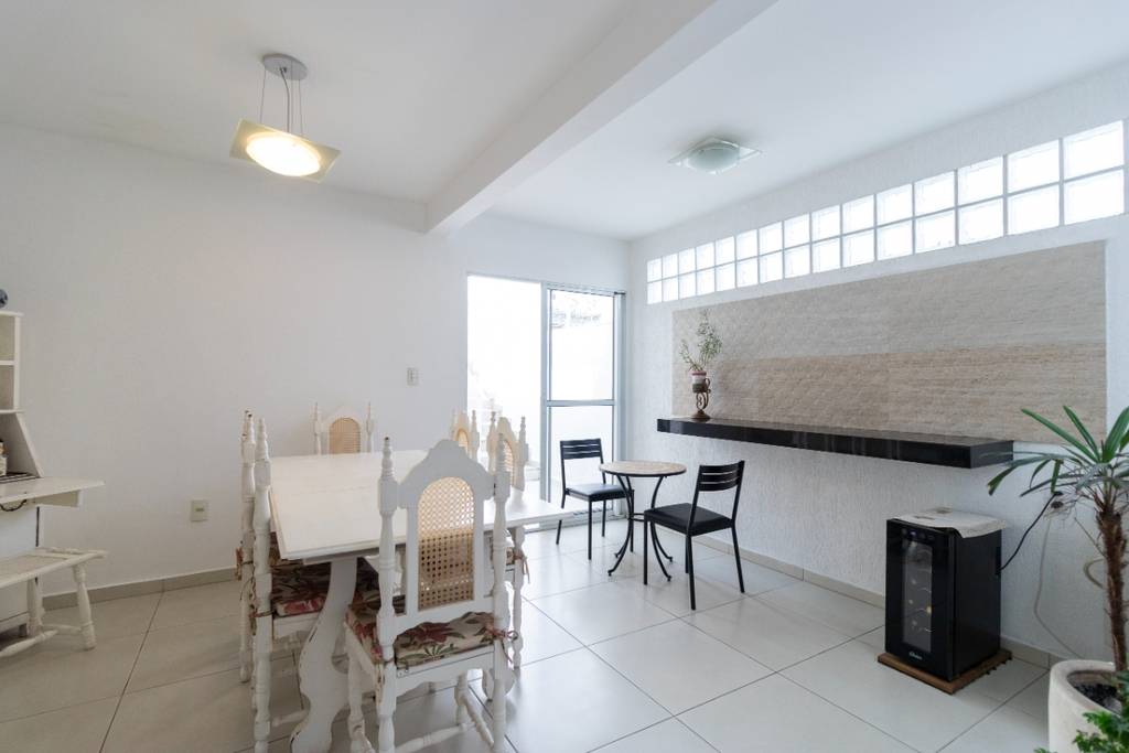 Casa à venda com 4 quartos, 150m² - Foto 24