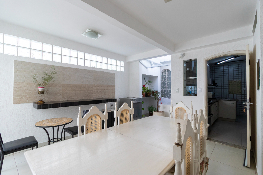 Casa à venda com 4 quartos, 150m² - Foto 23
