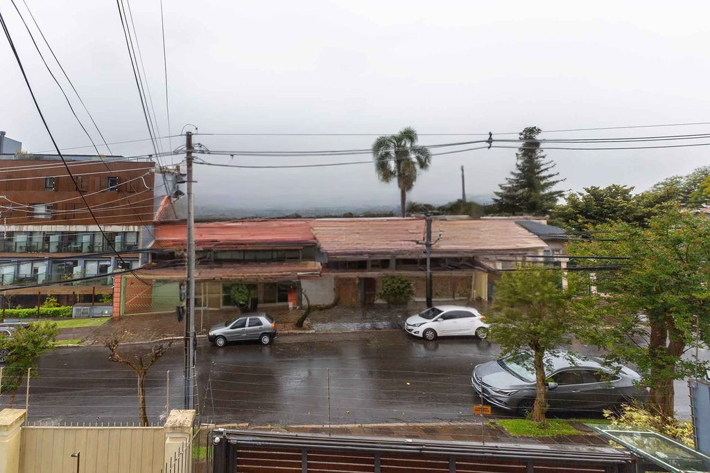 Edifício Comercial para venda no bairro Três Figueiras em Porto Alegre