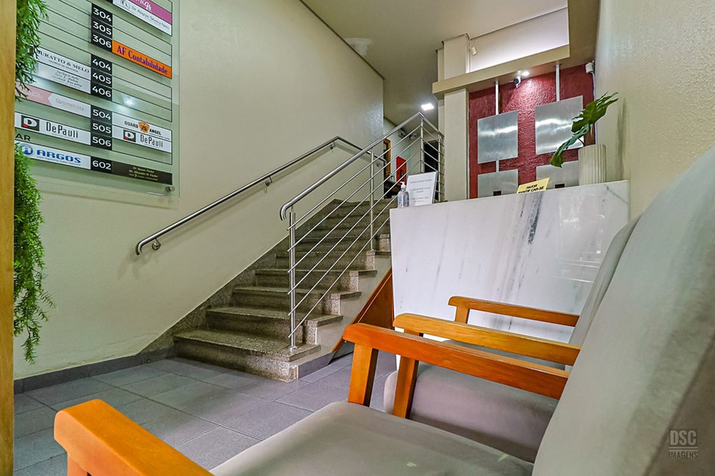 Sala para venda no bairro Passo da Areia em Porto Alegre