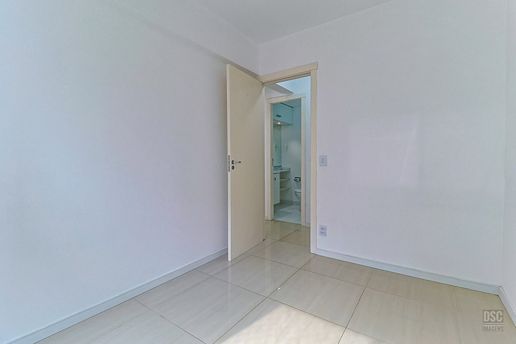 Apartamento para venda no bairro Vila Ipiranga em Porto Alegre
