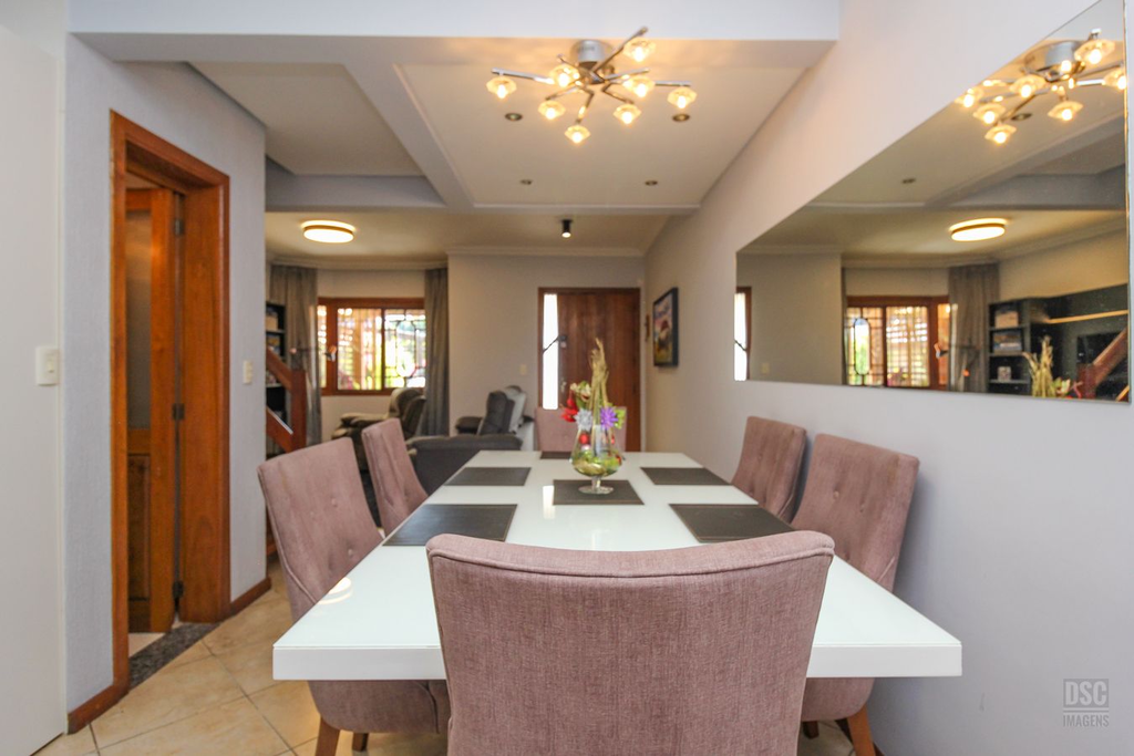 Casa para venda no bairro Hípica em Porto Alegre