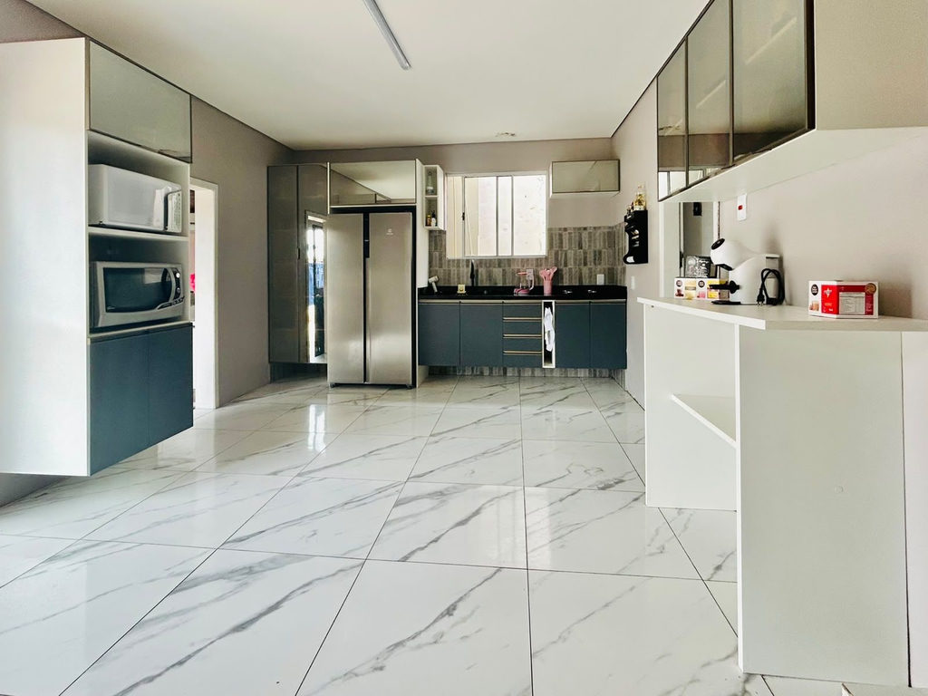 Casa para venda no bairro Vila Nova em Porto Alegre