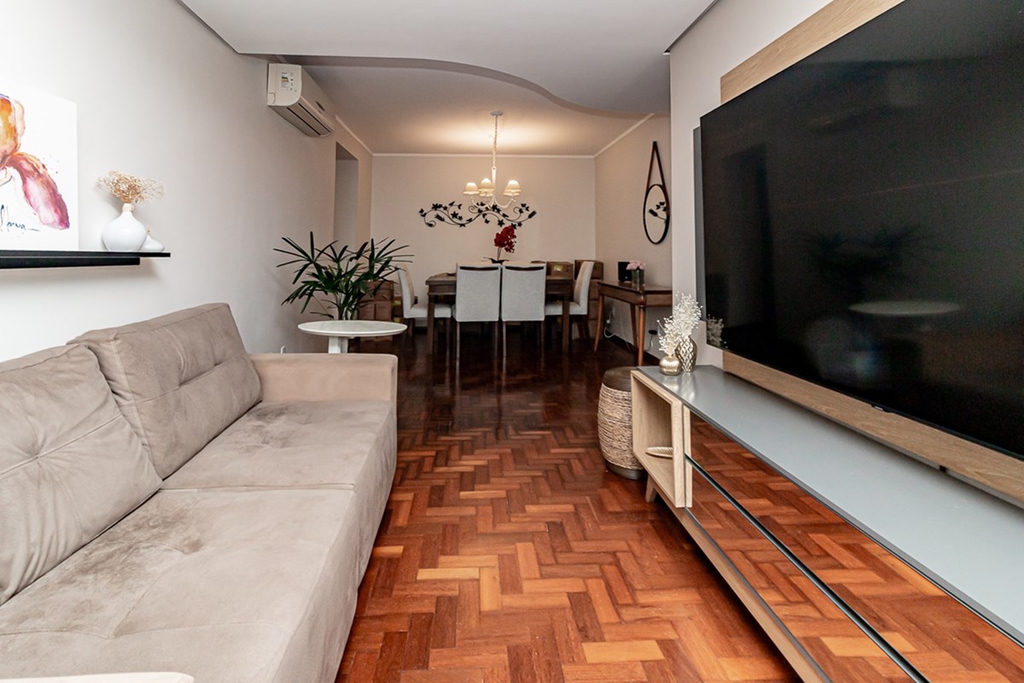 Apartamento para venda no bairro Vila Ipiranga em Porto Alegre