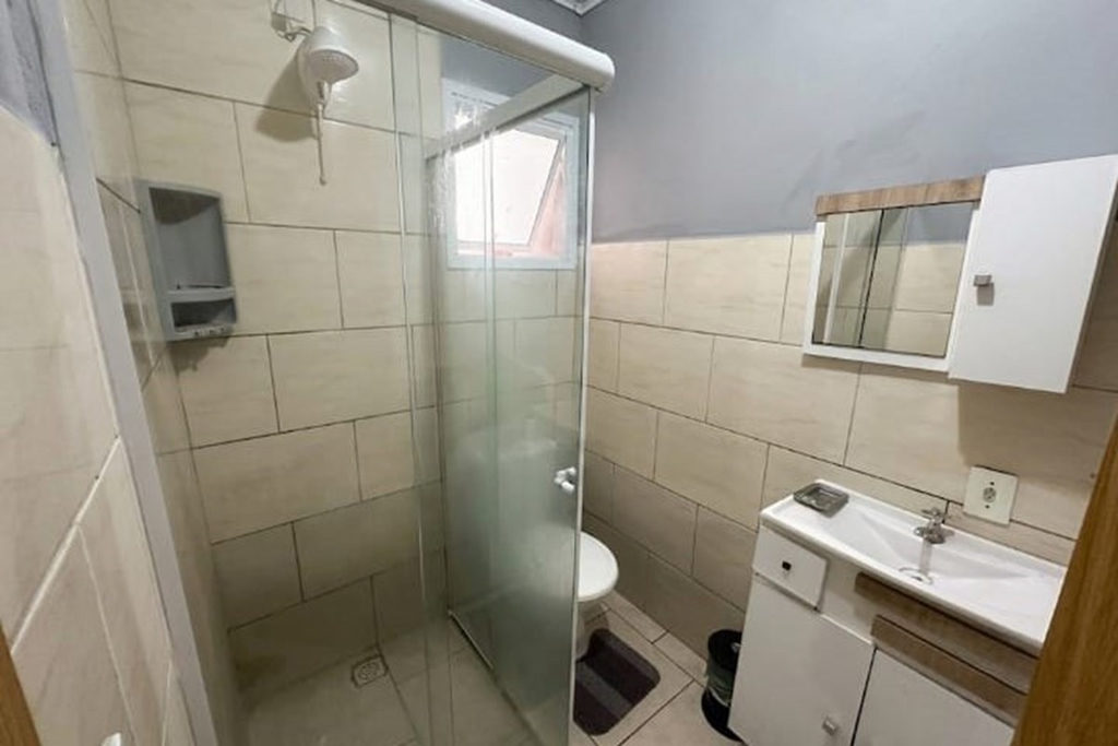 Casa para venda no bairro Guajuviras em Canoas