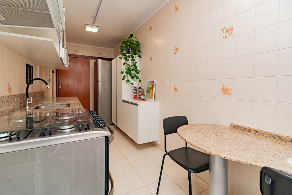 Apartamento para venda no bairro Vila Ipiranga em Porto Alegre