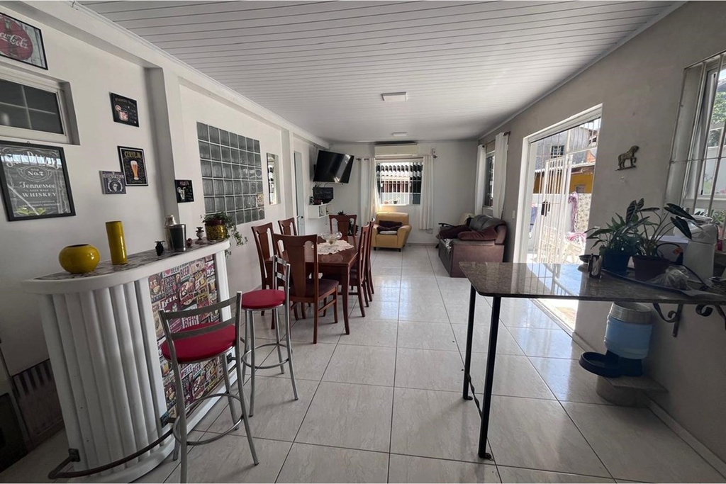 Casa para venda no bairro Viamópolis em Viamão