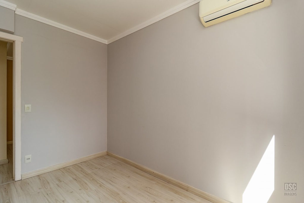 Apartamento para venda no bairro Vila Ipiranga em Porto Alegre