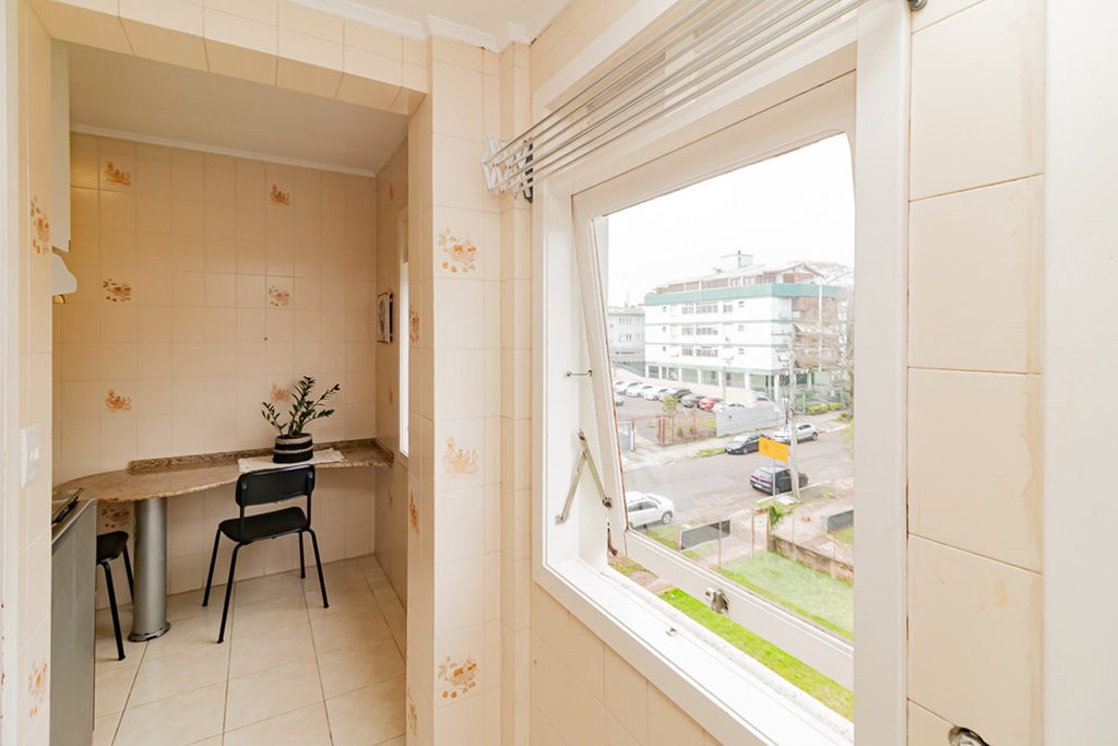Apartamento para venda no bairro Vila Ipiranga em Porto Alegre