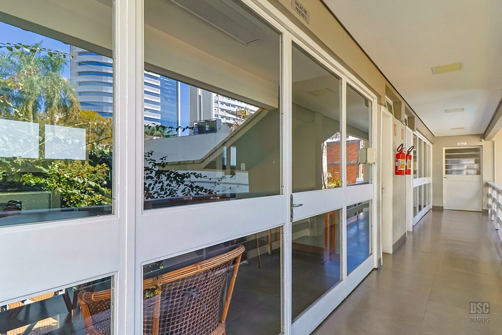 Apartamento para venda no bairro Passo da Areia em Porto Alegre