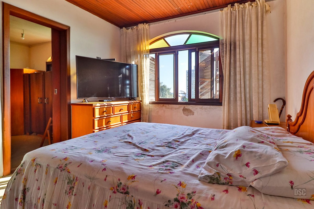 Casa para venda no bairro Santo Antônio em Porto Alegre