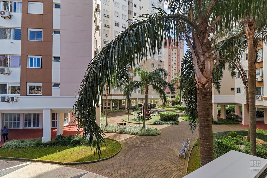 Apartamento para venda no bairro Vila Ipiranga em Porto Alegre