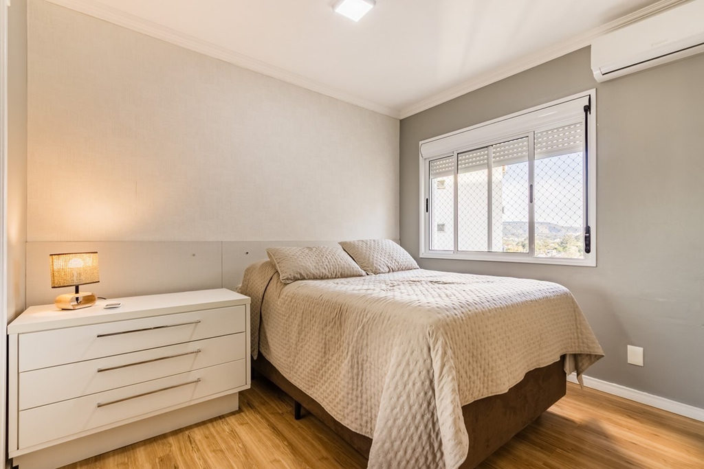 Apartamento para venda no bairro Vila Ipiranga em Porto Alegre