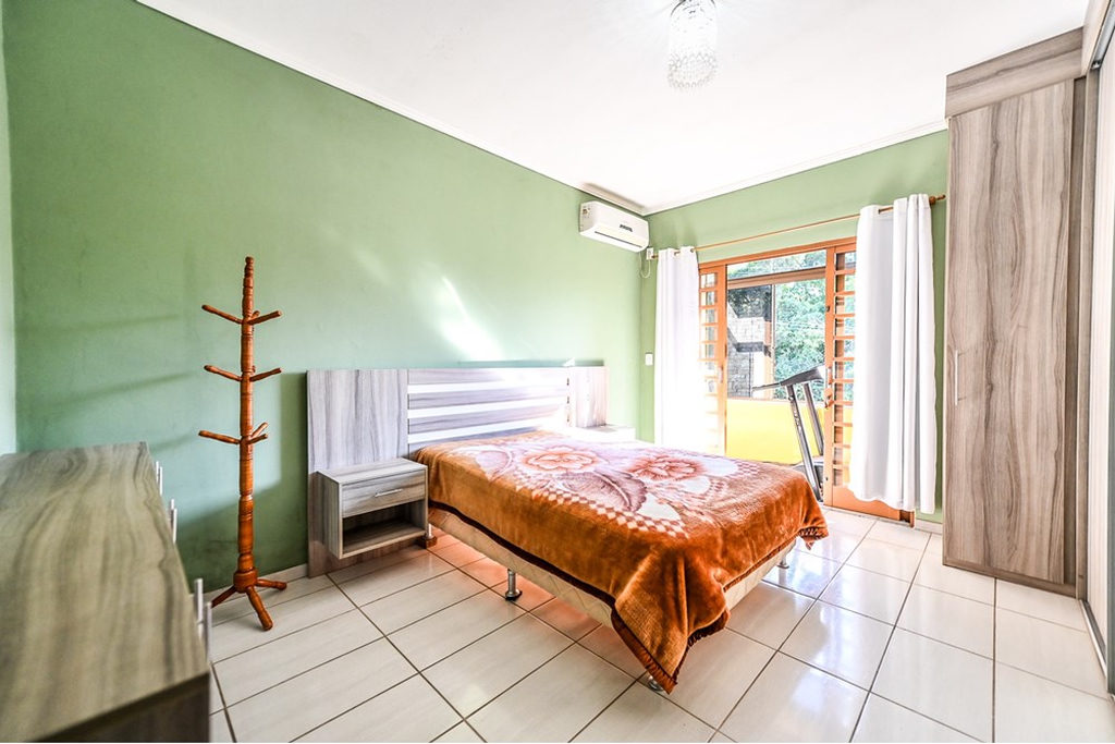 Casa para venda no bairro Agronomia em Porto Alegre