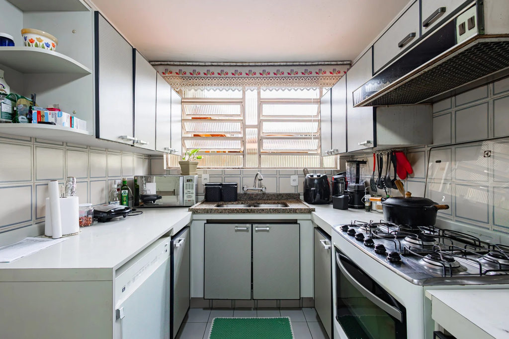 Casa para venda no bairro Partenon em Porto Alegre