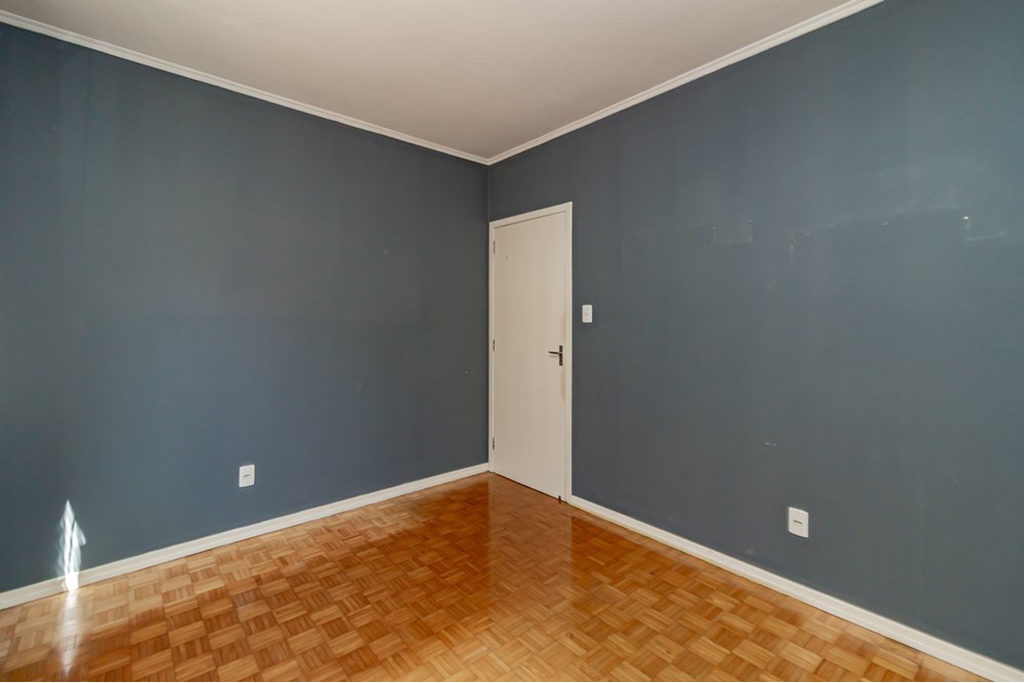 Apartamento para venda no bairro Medianeira em Porto Alegre