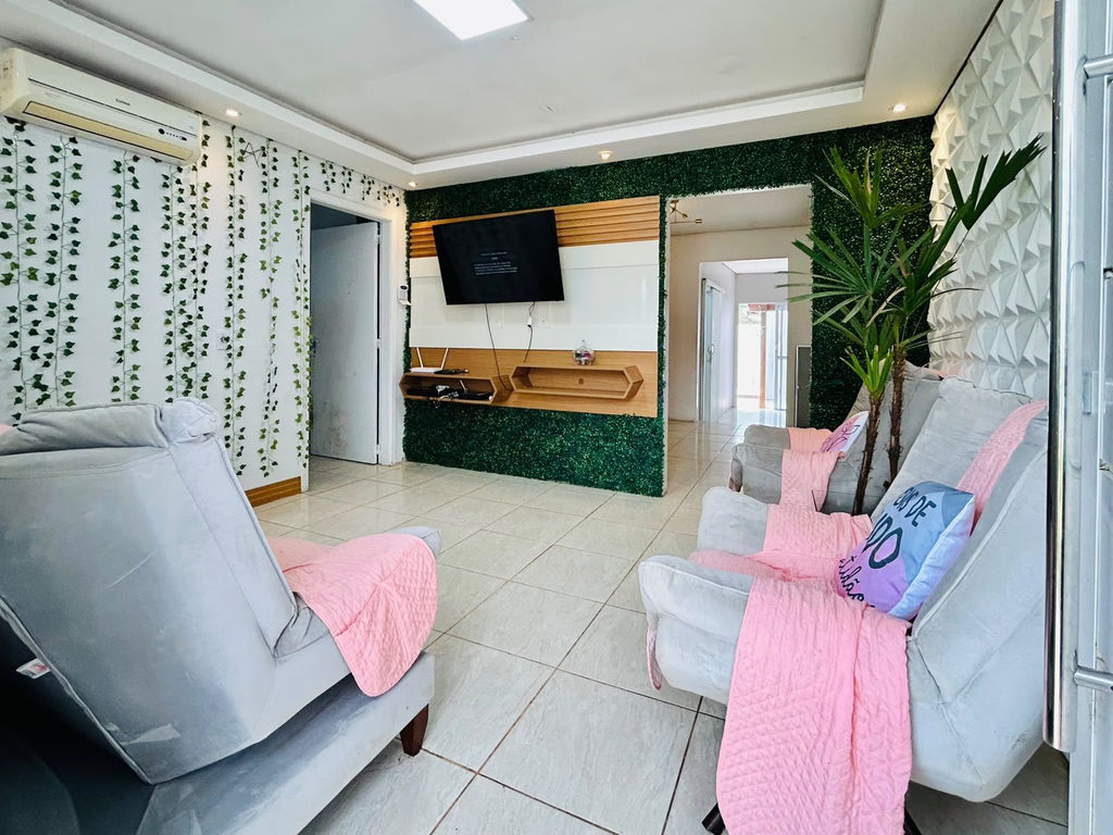 Casa para venda no bairro Vila Nova em Porto Alegre