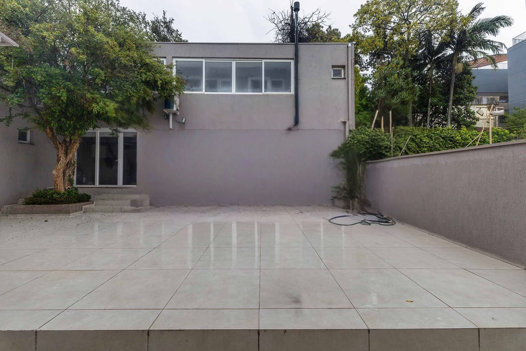 Edifício Comercial para venda no bairro Três Figueiras em Porto Alegre