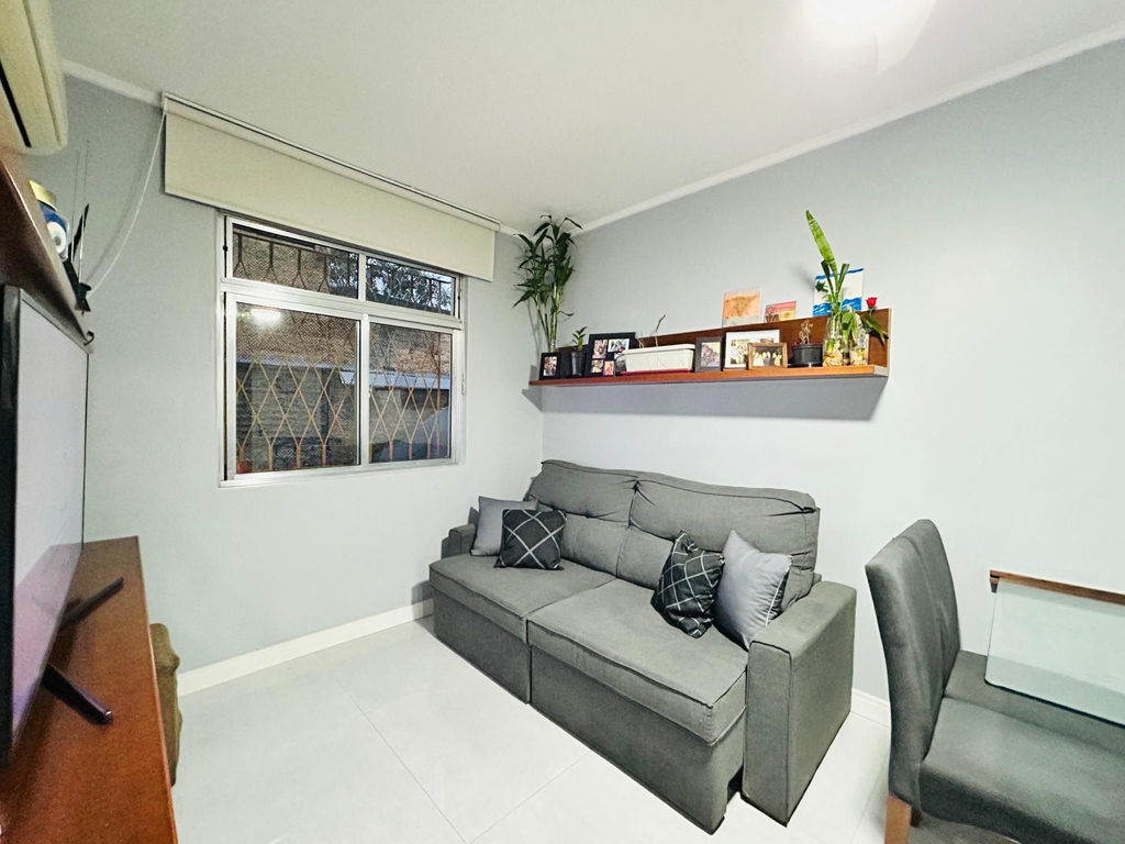 Apartamento para venda no bairro Medianeira em Porto Alegre