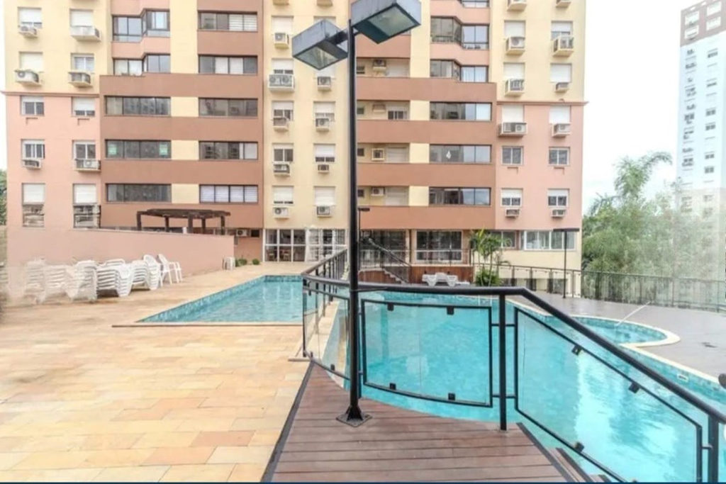 Apartamento para venda no bairro Vila Ipiranga em Porto Alegre