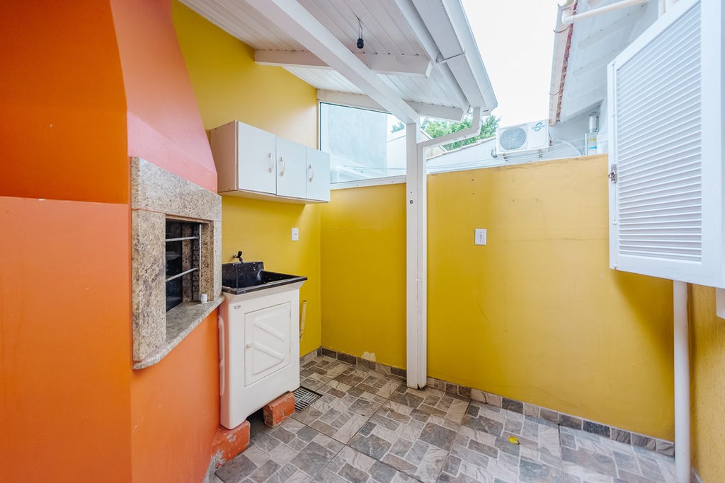 Casa em Condomínio para venda no bairro Rio Branco em Canoas