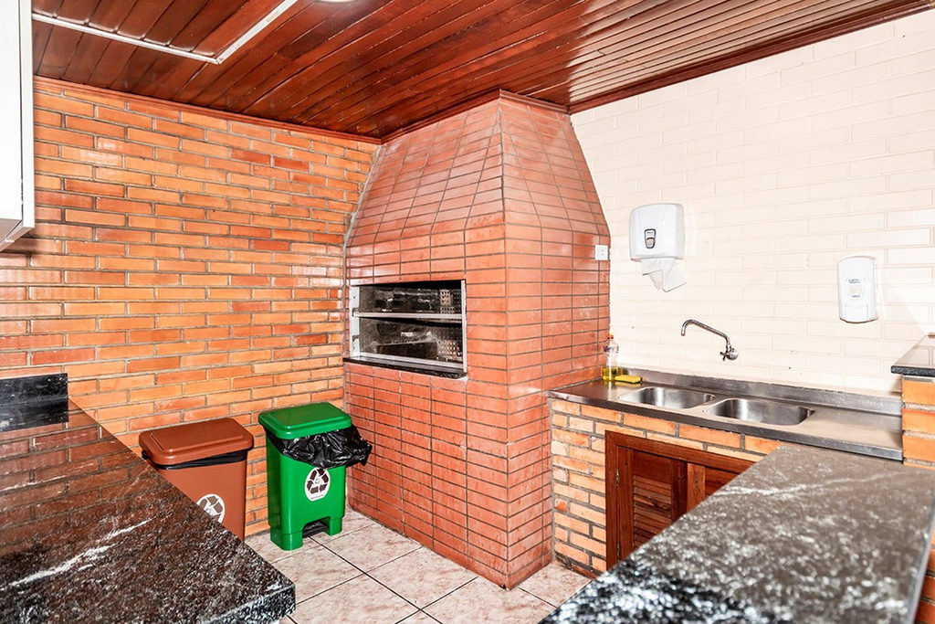 Apartamento para venda no bairro Vila Ipiranga em Porto Alegre