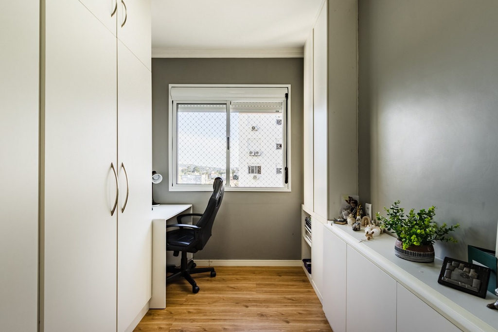 Apartamento para venda no bairro Vila Ipiranga em Porto Alegre