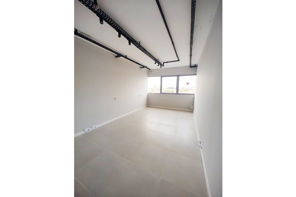 Sala para venda no bairro São Sebastião em Porto Alegre