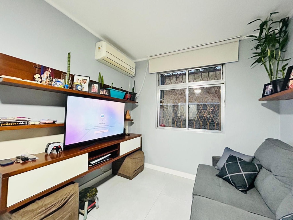 Apartamento para venda no bairro Medianeira em Porto Alegre