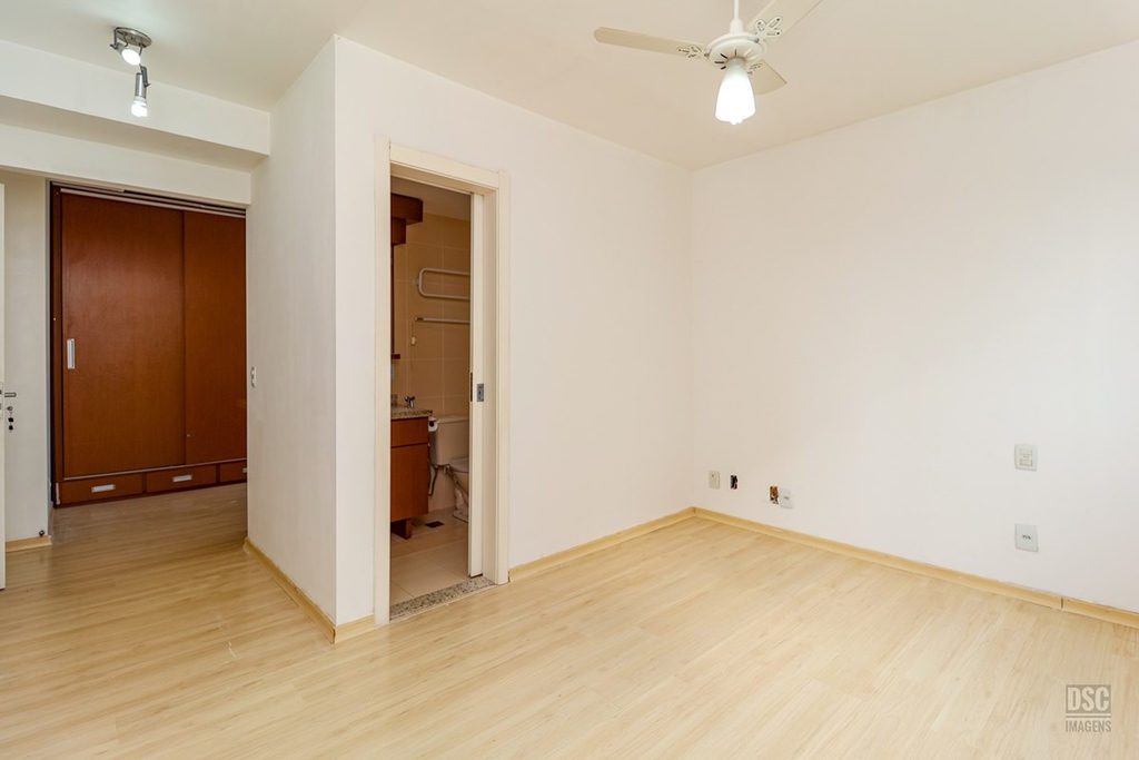 Apartamento para venda no bairro Passo da Areia em Porto Alegre