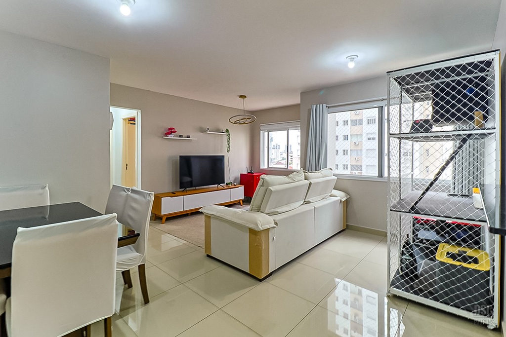 Apartamento para venda no bairro Vila Ipiranga em Porto Alegre