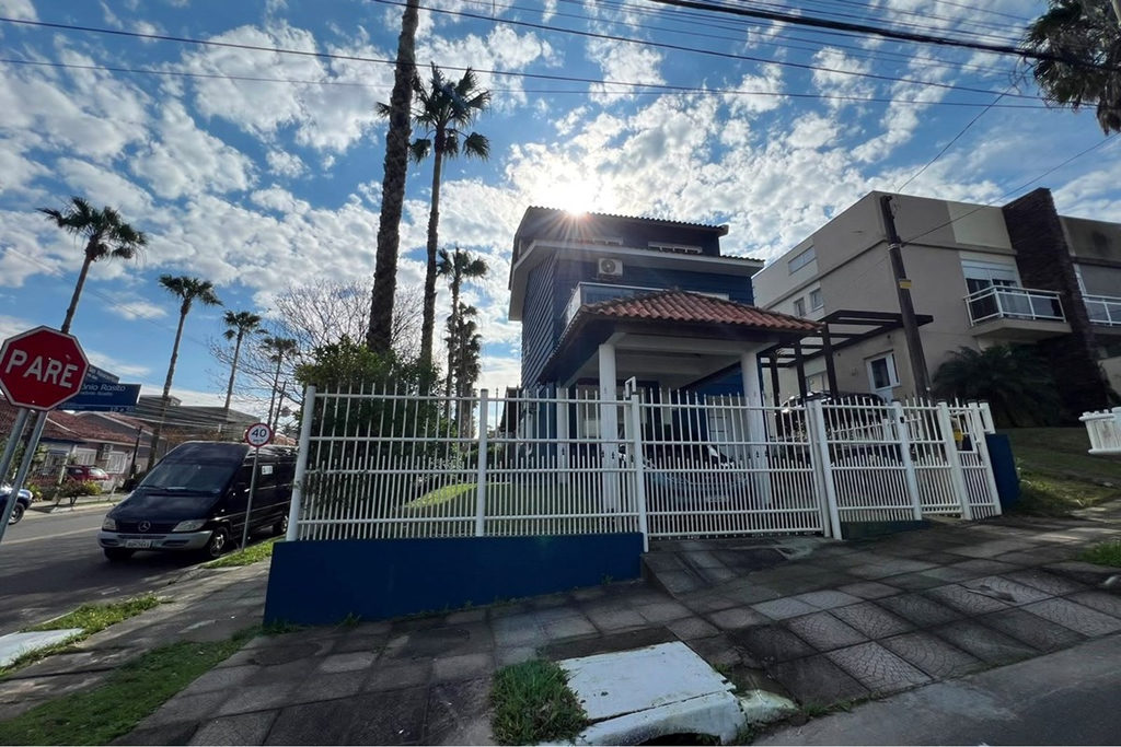 Casa em Condomínio para venda no bairro Lomba do Pinheiro em Porto Alegre
