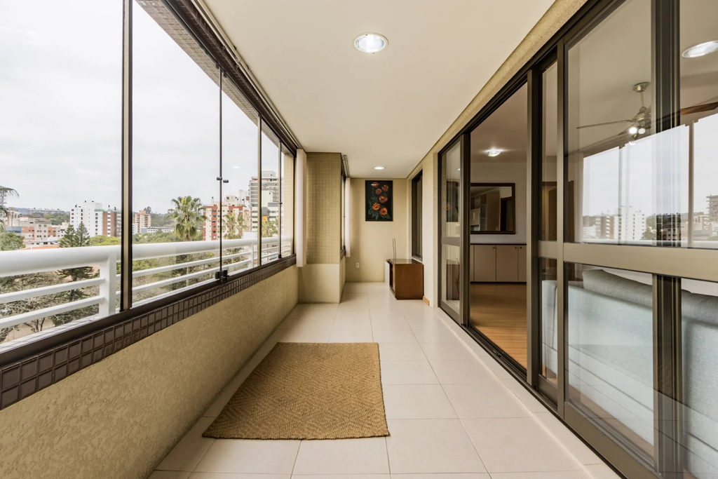 Apartamento para venda no bairro Menino Deus em Porto Alegre