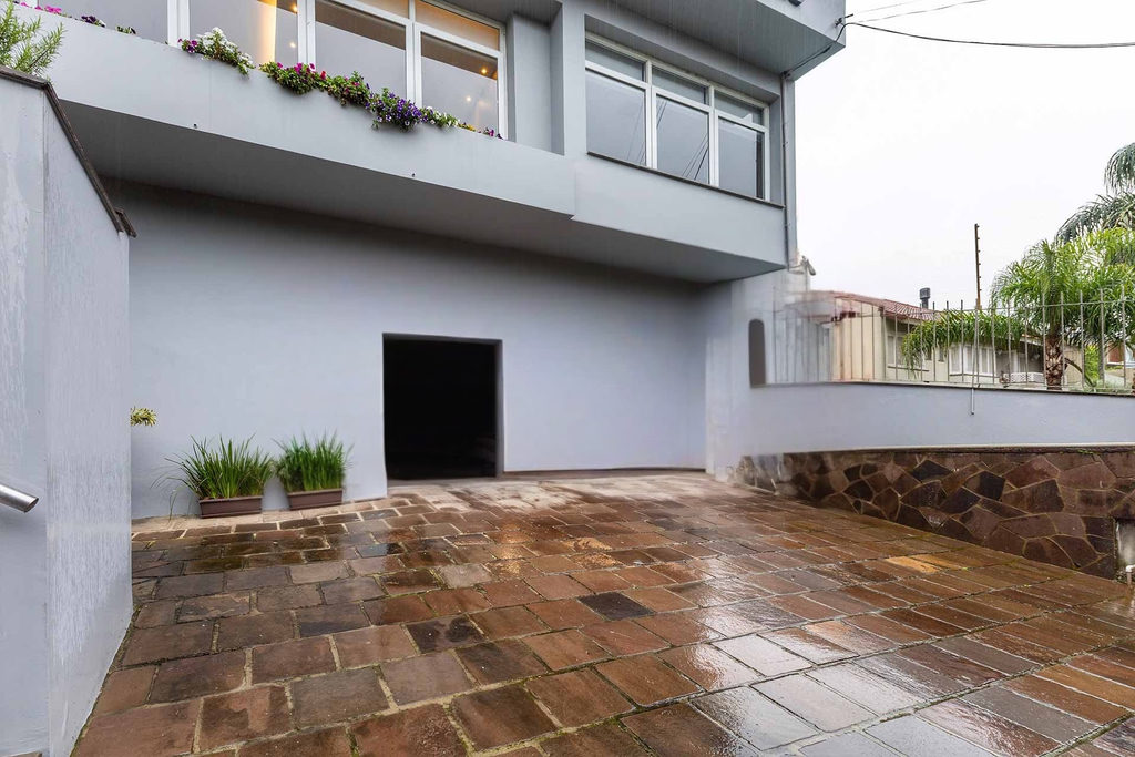 Edifício Comercial para venda no bairro Três Figueiras em Porto Alegre
