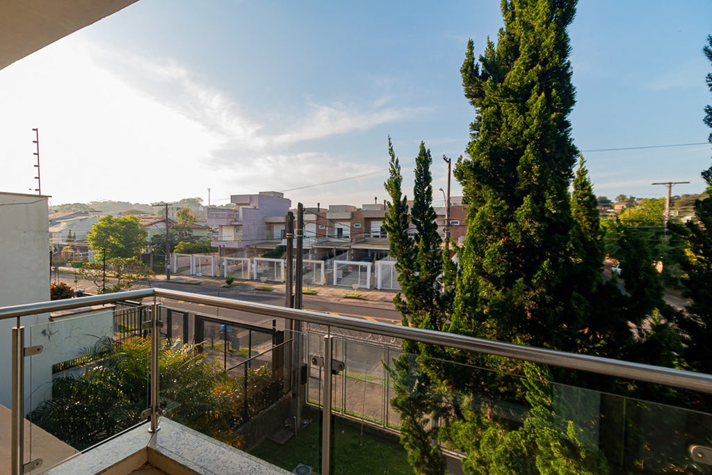 Casa para venda no bairro Guarujá em Porto Alegre