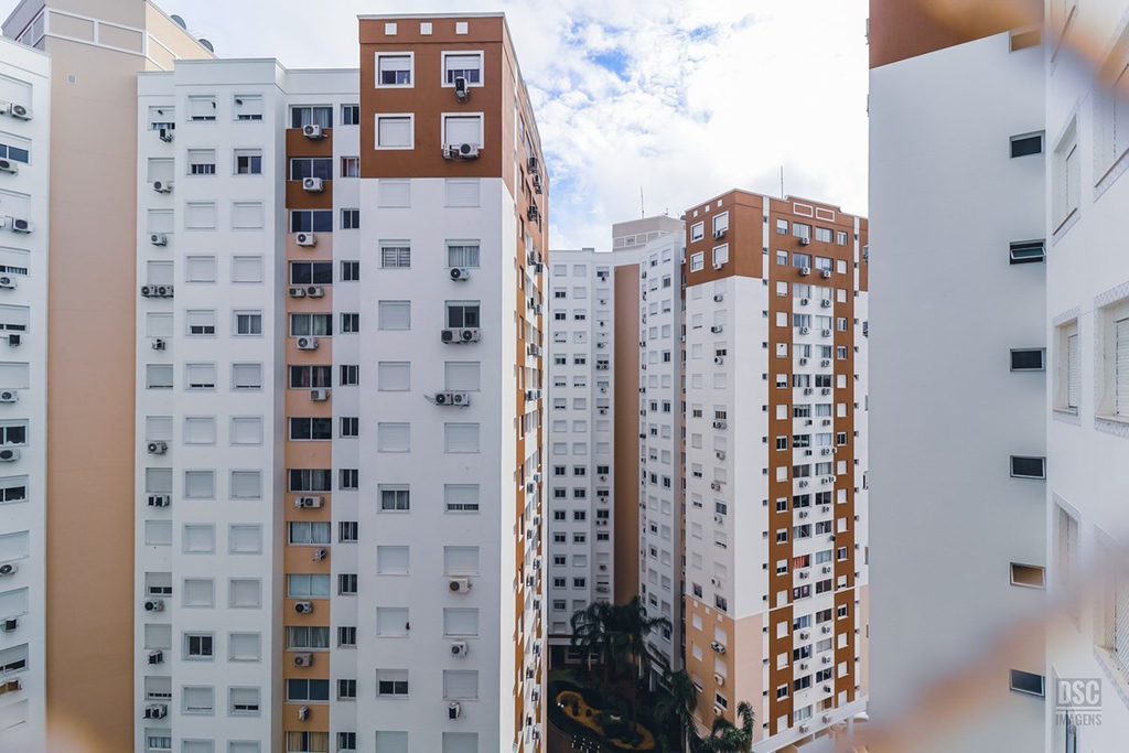Apartamento para venda no bairro Vila Ipiranga em Porto Alegre