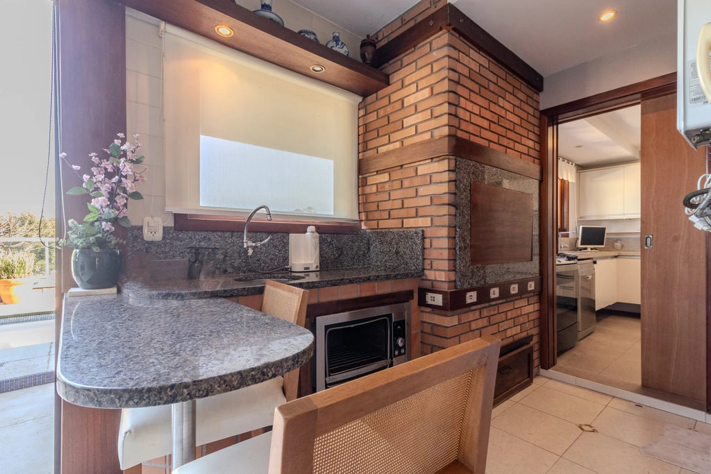 Casa para venda no bairro Jardim São Pedro em Porto Alegre