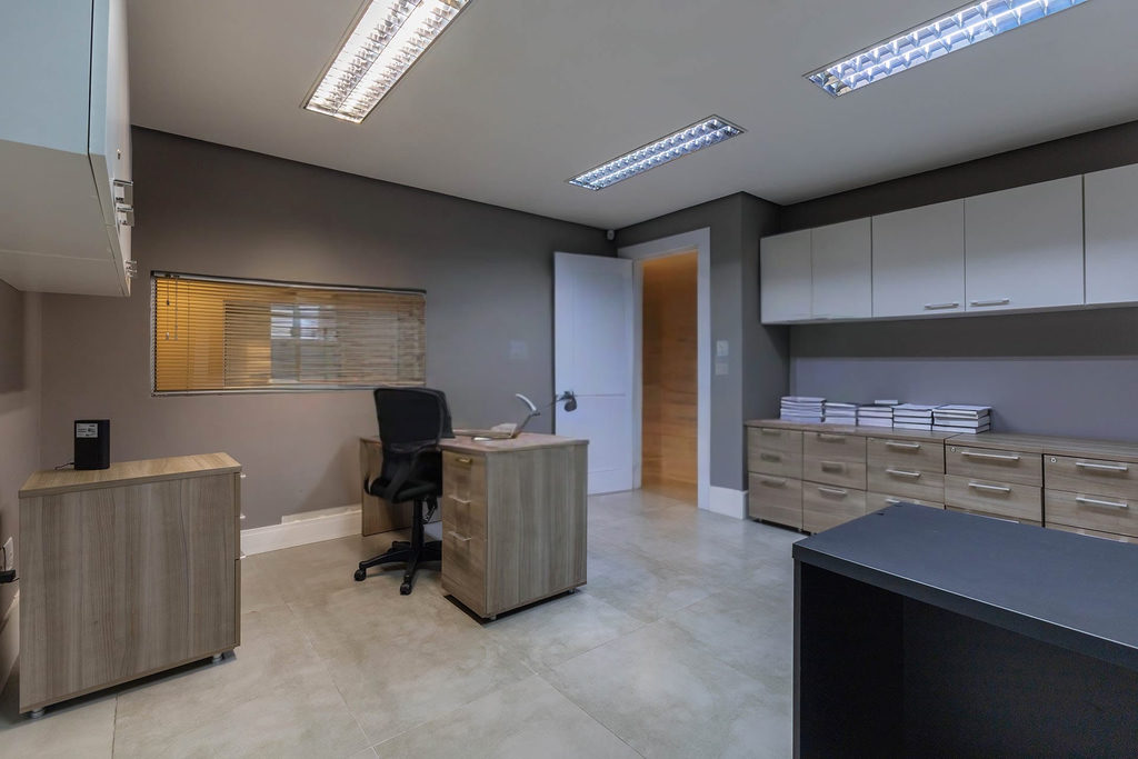 Edifício Comercial para venda no bairro Três Figueiras em Porto Alegre