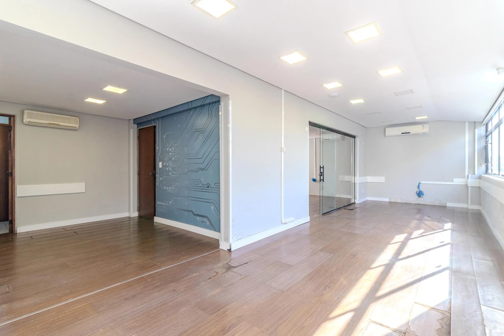 Sala para venda no bairro Petrópolis em Porto Alegre