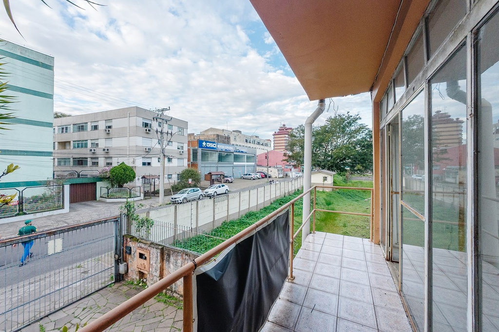 Casa para venda no bairro Centro em Canoas