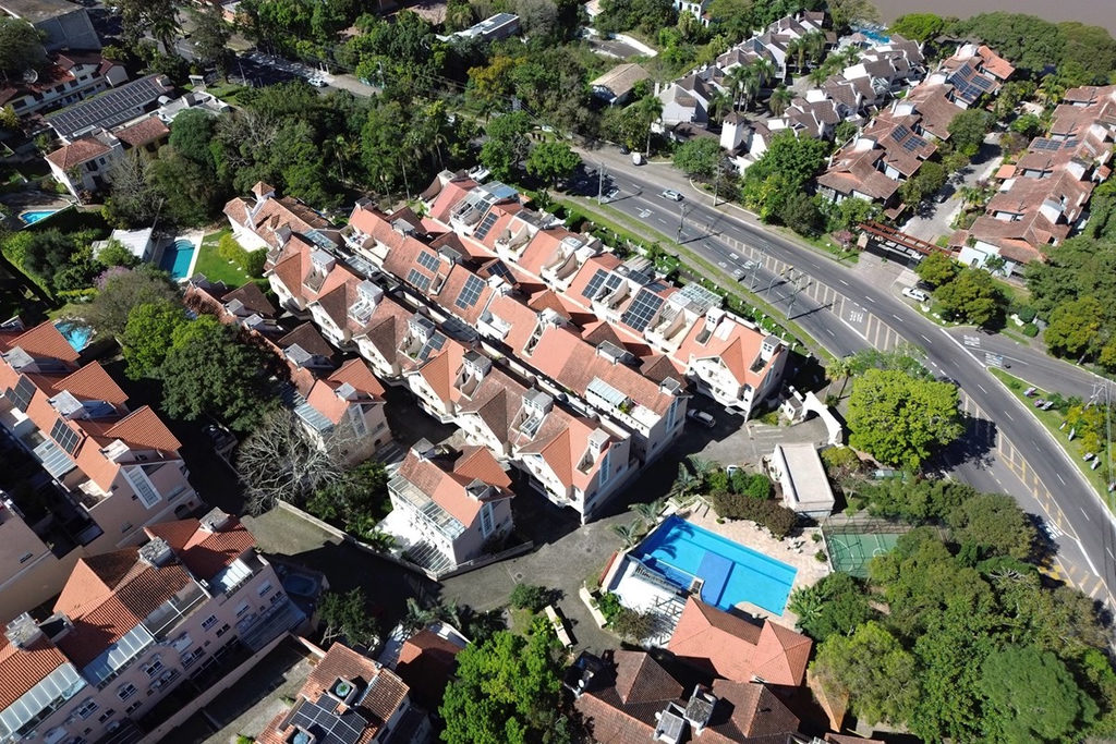 Casa em Condomínio para venda no bairro Pedra Redonda em Porto Alegre