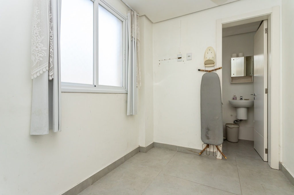 Apartamento para venda no bairro Moinhos de Vento em Porto Alegre