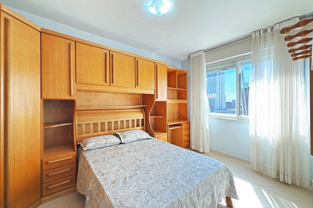 Apartamento para venda no bairro Centro Histórico em Porto Alegre