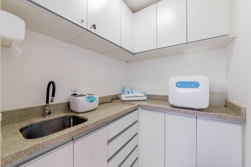 Sala para venda no bairro Chácara das Pedras em Porto Alegre