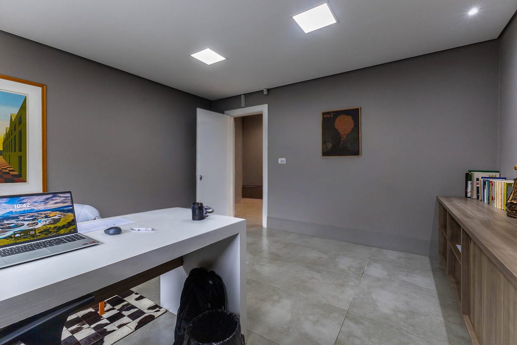 Edifício Comercial para venda no bairro Três Figueiras em Porto Alegre
