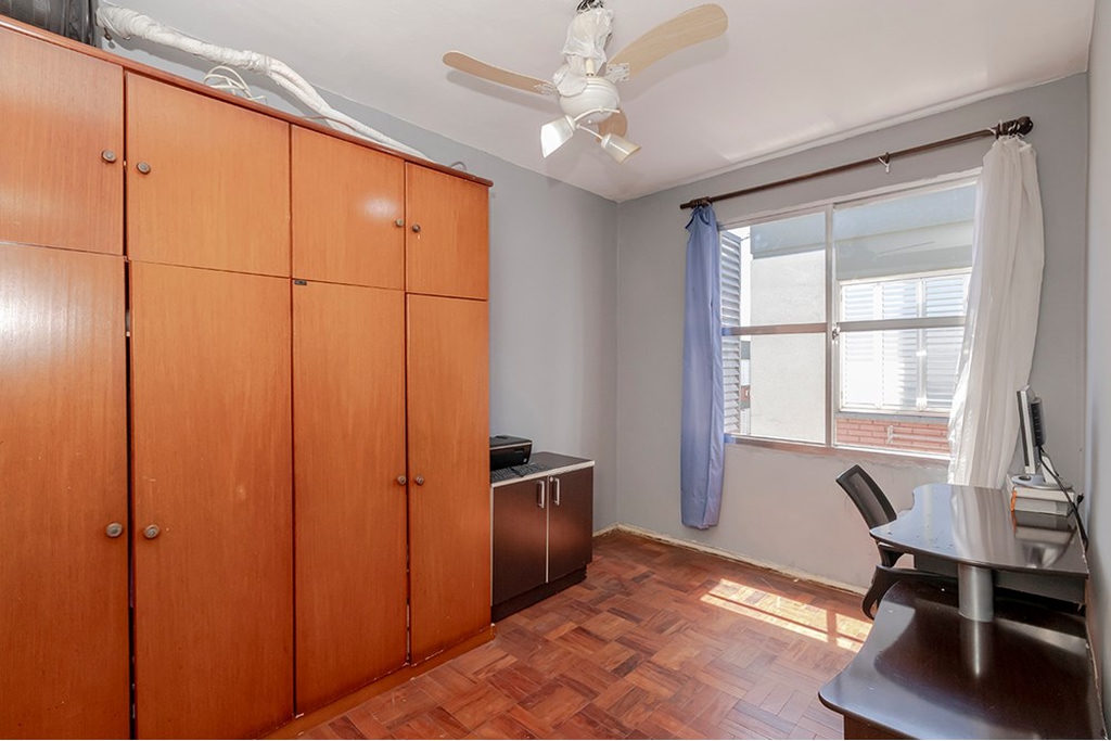 Apartamento para venda no bairro Medianeira em Porto Alegre