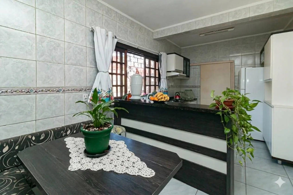 Casa para venda no bairro Jardim Itu Sabará em Porto Alegre