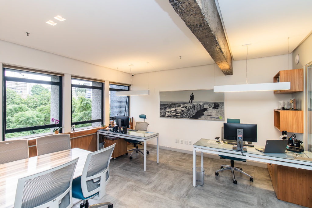 Sala para venda no bairro Moinhos de Vento em Porto Alegre
