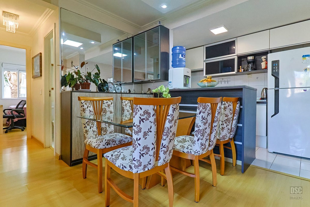 Apartamento para venda no bairro Vila Ipiranga em Porto Alegre